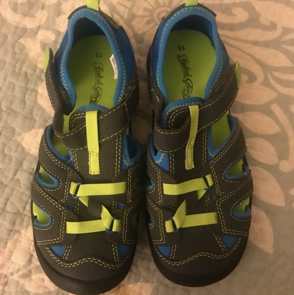 Open Sandals - Picture 1 of 3